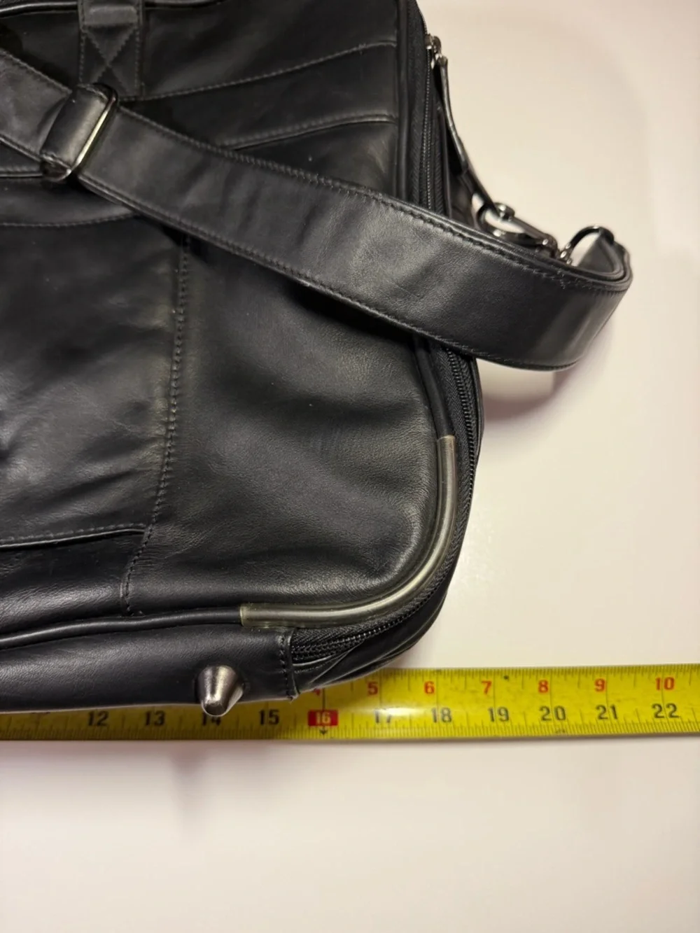 Danbury Mint NY Yankees Brazilian Leather Carry‑On Overnight Bag –‎ Vintage